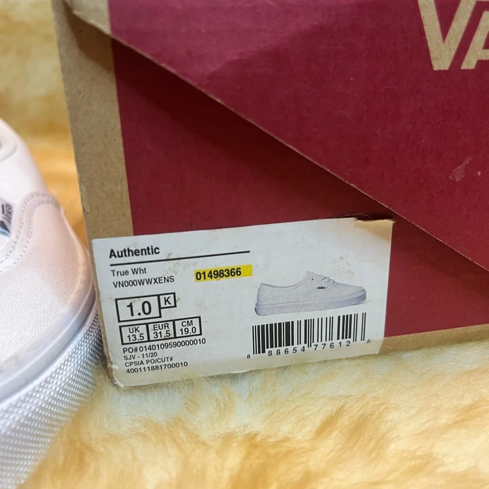 Vans Kids Authentic Shoe – True‎ White ⚪✨ NIB